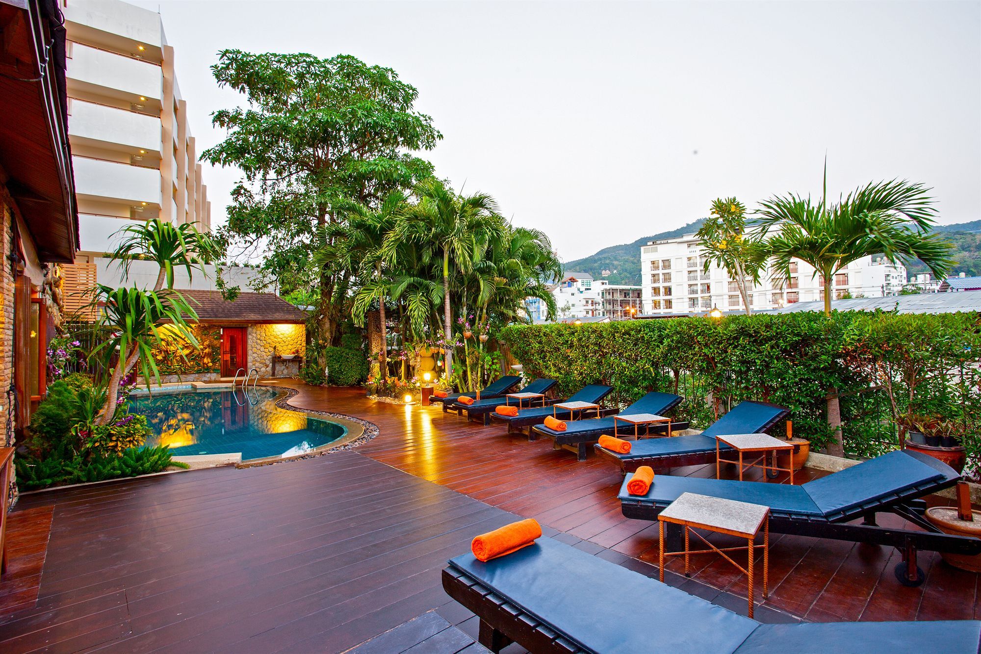 Orchid Garden Hotel Patong Exterior photo